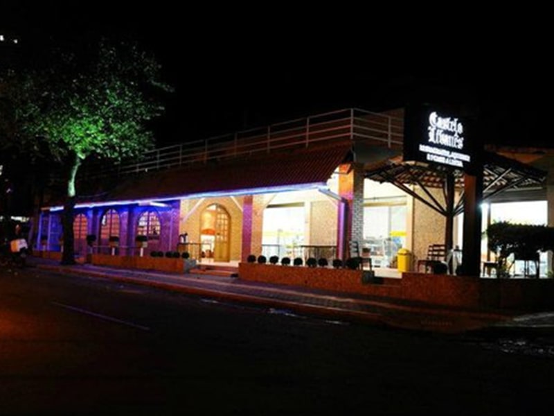 Foto da fachada do restaurante Castelo Libanês em Foz do Iguaçu